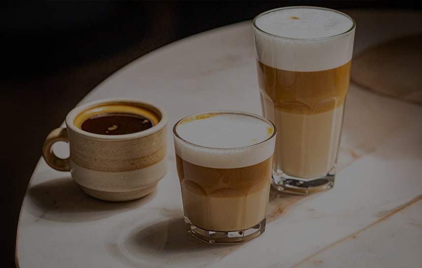 Flat white, latte et latte macchiato : ce qu’ils sont et en quoi ils diffèrent